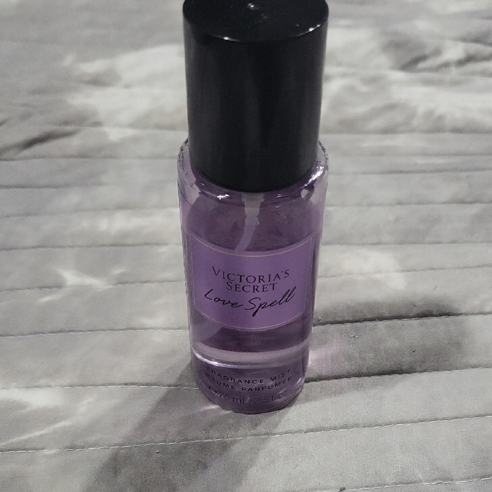 Victoria's Secret Love Spell Mist - Lavender